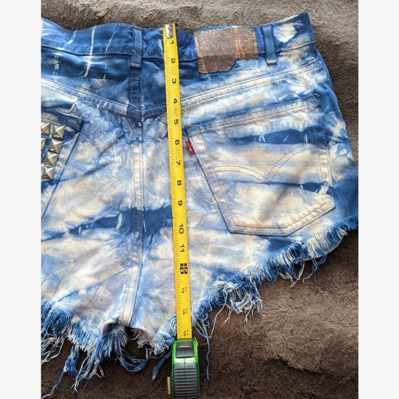 VINTAGE Custom Levi's Cutoff Shorts - W36 - Picture 2 of 8